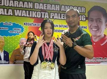 Cilla Raih Dua Medali Emas Kejurda Anggar Sumsel