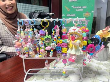 Bag Charm Lady Alghaniy Ramaikan Tren Aksesori Palembang