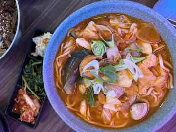 Jjampong, Mi Pedas Korea-Tiongkok yang Menghangatkan