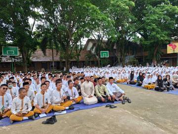 SMAN 1 Kayuagung Perkuat Akidah dengan Membaca Al-Qur'an