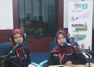 Tim Jurnalistik SMAN Tujuh Palembang Kembangkan Literasi Media