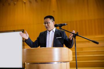 Public Speaking Buka Peluang Karier, Bukan Sekadar Bakat Bicara