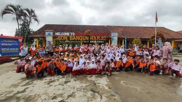Polsek BMT OKUT Edukasi Pelajar Bahaya Narkoba