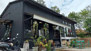 Membangun Oasis Asri di Tengah Kota Palembang