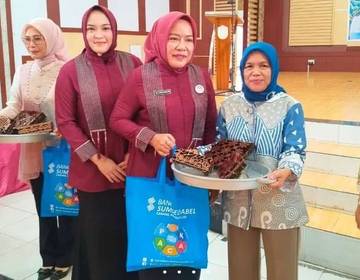 Pemkot Prabumulih Kembangkan Batik Cap Nanas dengan Pelatihan