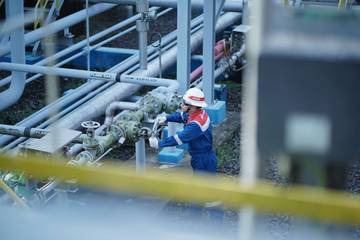 Truk Tangki Modifikasi Pencuri Minyak Terperosok di Prabumulih