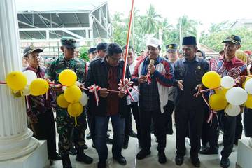 Bupati Banyuasin Resmikan Kantor Desa Beringin Agung