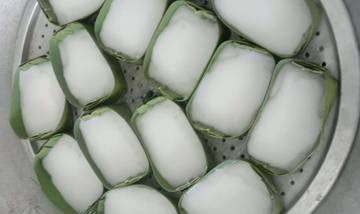 Kue Tetu Takjil Terlaris di Pasar Ramadan Palu