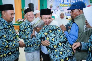 Bupati Morowali Resmi Lepas Jamaah Haji Tahun 2025