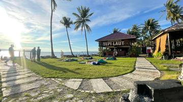 Tepi Laut Beach Tawaeli, Keindahan Wisata ala Bali