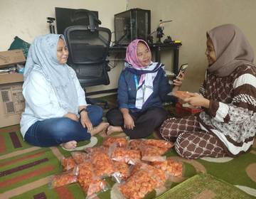 Bangun Usaha Rumahan, Bantu Ekonomi Masyarakat
