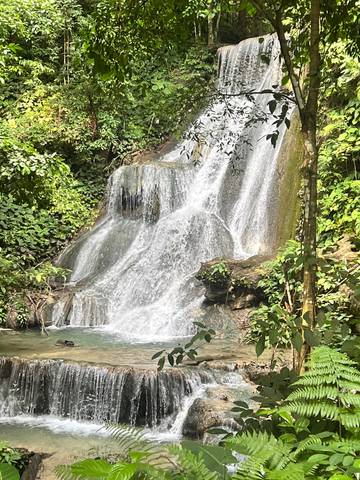 Pesona Air Terjun Piala Luwuk