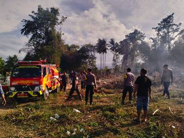 Buang Puntung Rokok Sembarangan Areal Pekuburan di Parimo Terbakar