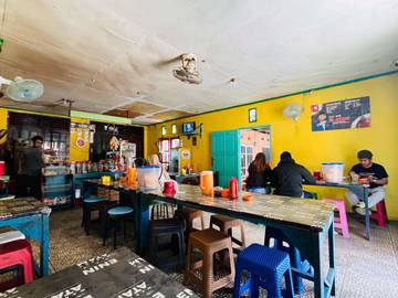 Warung Es Atam, Tempat Kuliner Legendaris Palu