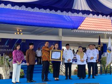 Bupati Donggala Terima Penghargaan atas Dukungan Pembentukan Posbankum