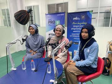 Diskusi Buku Bersama Komunitas Palu Book Party