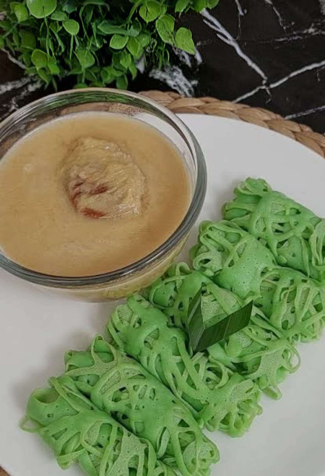 Cara Membuat Roti Jala Kuah Durian - RRI.co.id