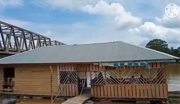 Warung Terapung Teratak Buluh, Destinasi Wisata Unik di Riau