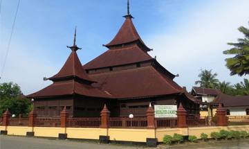 Menelusuri Sejarah dan Keunikan Masjid Jamik Air Tiris