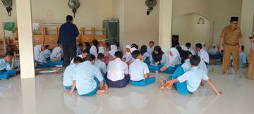 SMP Negeri 25 Pekanbaru Jalankan Program Pekanbaru Cinta Al-Qur'an