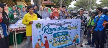 ASN Kemenag Riau Bagikan 200 Paket Sebagai Takjil Ramadhan