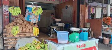 Pasokan Kelapa Menipis, Harga Santan Meroket di Ramadan