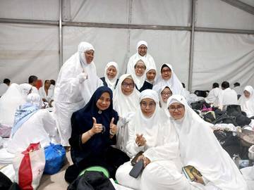 Perjalanan Jemaah Kloter BTH 4 ke Arafah Lancar