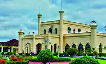 Istana Siak Simbol Keemasan Kesultanan Siak
