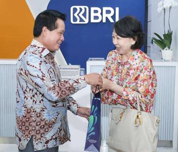 Peringati HPN, Direksi BRI Sapa Langsung Nasabah 