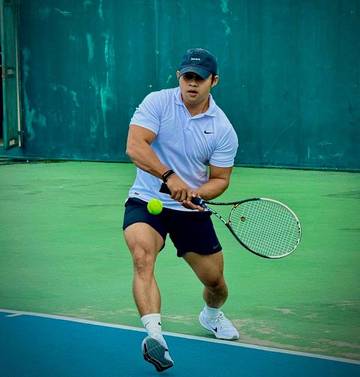 Tenis: Harmoni Kekuatan dan Kendali