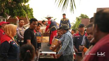 Hutama Karya Bantu Korban Bencana di Sumatra Barat