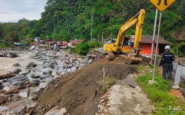 Hutama Karya Group Bantu Buka Jalan Padang-Bukittinggi