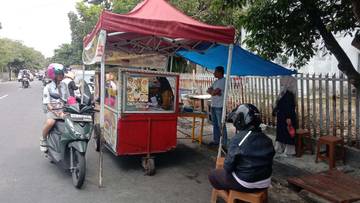 Combro Misro Mang Diding Legendaris di Ronggowarsito