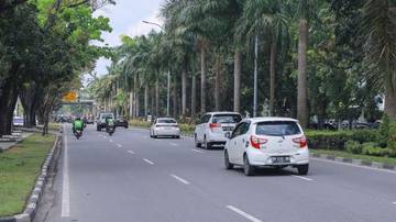 Pemko Pekanbaru Tertibkan Billboard Melanggar