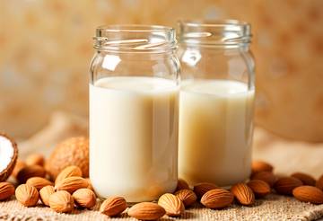 Manfaat Susu Almond dan Sentuhan Rempah Hangat