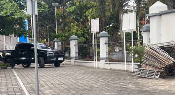 Plt Gubernur dan Sekda Riau Penuhi Panggilan KPK 