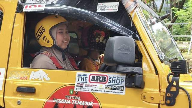 Anindita Debut Driver Offroad Wanita Termuda Kalbar