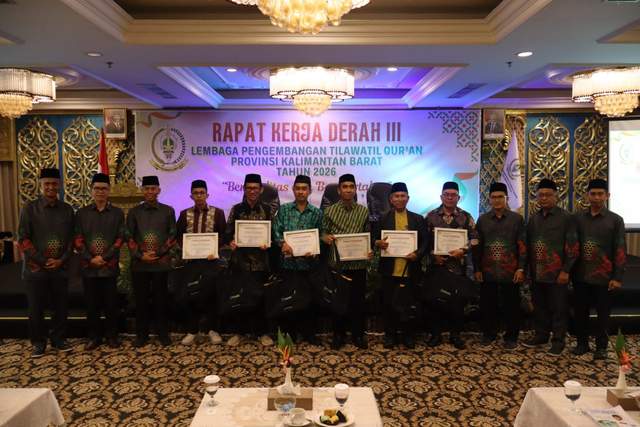 Penetapan Tuan Rumah MTQ dan Pemberian Penghargaan