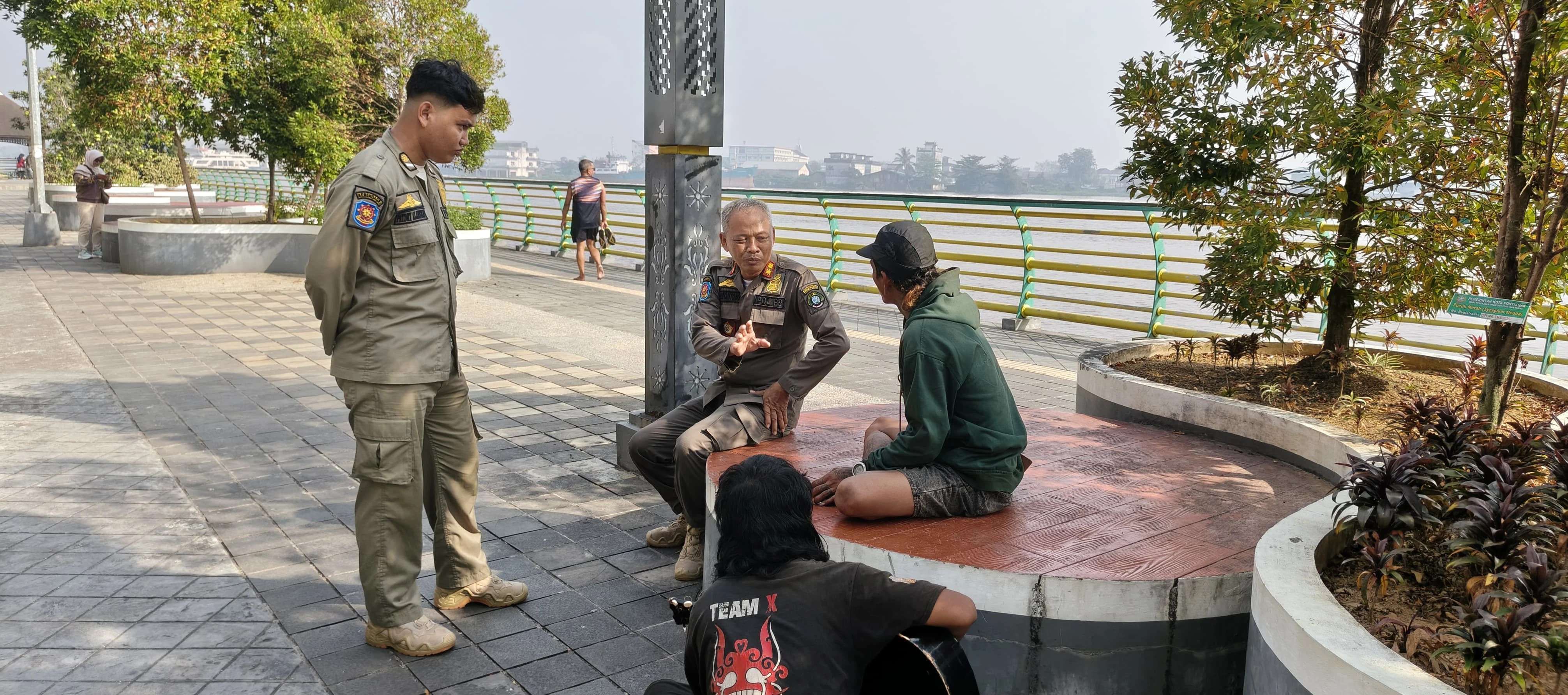 Satpol PP Monitoring Kawasan Waterfront, Pastikan Kenyamanan Pengunjung