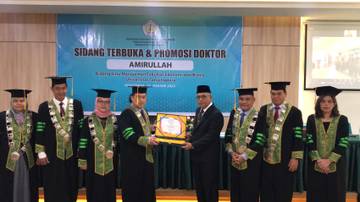 Sekda Pontianak Amirullah Raih Gelar Doktor Nilai A