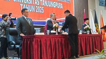 FKIP Untan Lantik 296 Lulusan PPG jadi Guru