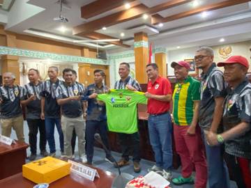 Ketua DPRD Pontianak Satarudin Beri Dukungan Persipon