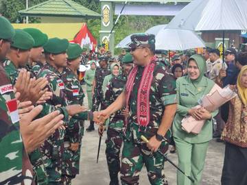 Pangdam Tanjungpura Kunjungi Satgas Pamtas RI-MLY Yonzipur 5/ABW