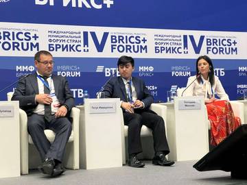 Dialog Menteri Hukum Dengan Diaspora Saint Petersburg