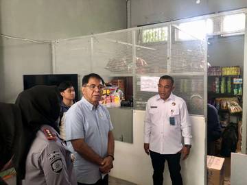 Franciscus Apresiasi Lapas-Perempuan Pontianak Sediakan Wartelsus Warga Binaan 