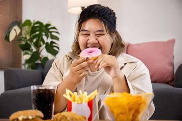 Makanan yang Perlu Dihindari Jika Ingin Awet Muda