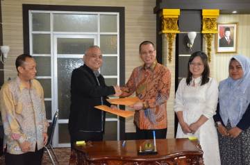 Untan Komitmen Tingkatkan Kualitas Pendidikan Bahasa Mandarin