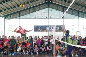 Pangdam Tanjungpura Tutup Turnamen Bola Voli Antar Satuan 