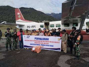 Kopasgat 465  Kawal Distribusi BLT di Kabupaten Puncak