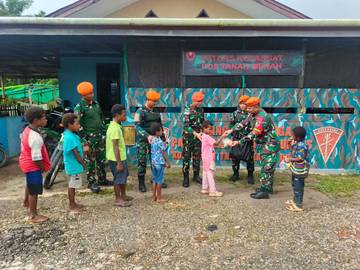 Satgas Kopasgat Hadirkan Kebahagiaan Anak-Anak Perbatasan Boven Digoel